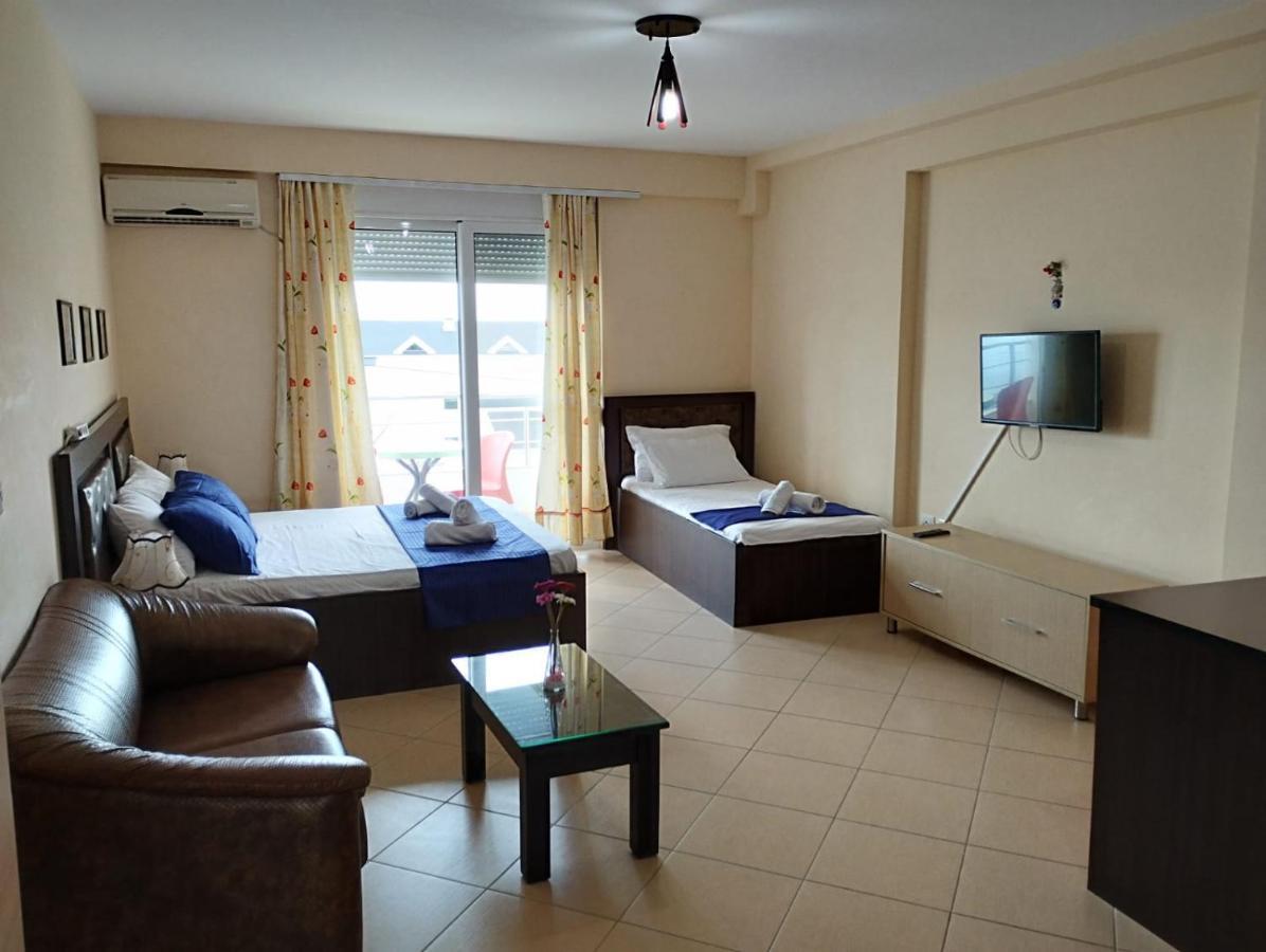 Summer Life Apartments Sarandë Exteriör bild